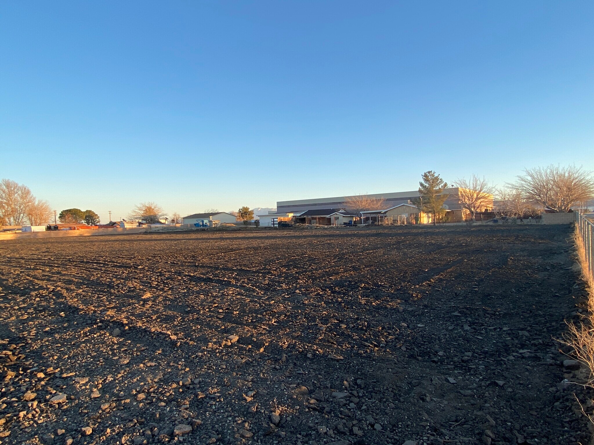 7th Street East, Lancaster, CA à vendre Photo du bâtiment- Image 1 de 20