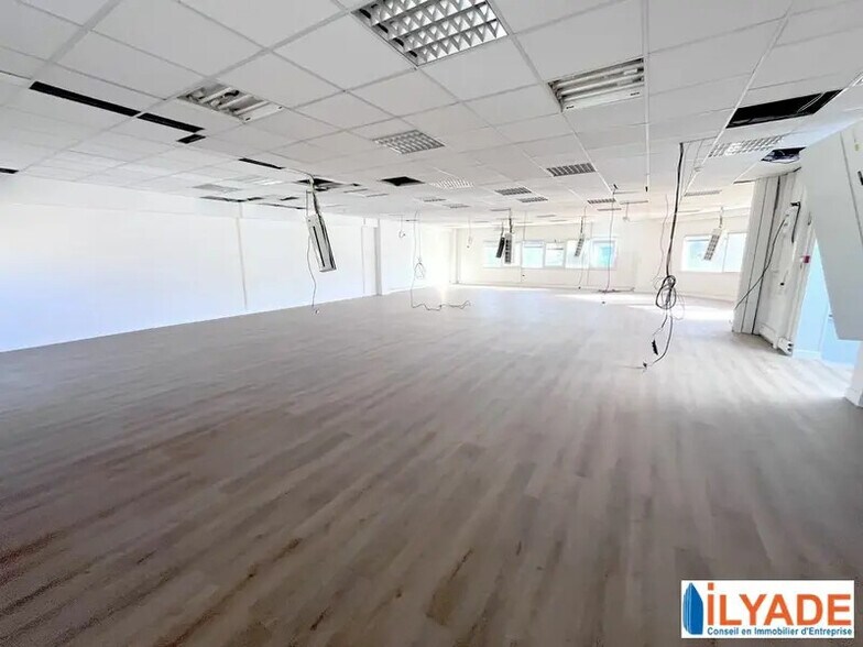 135 Avenue Braye De Cau, Aubagne à louer - Photo intérieure - Image 2 de 9