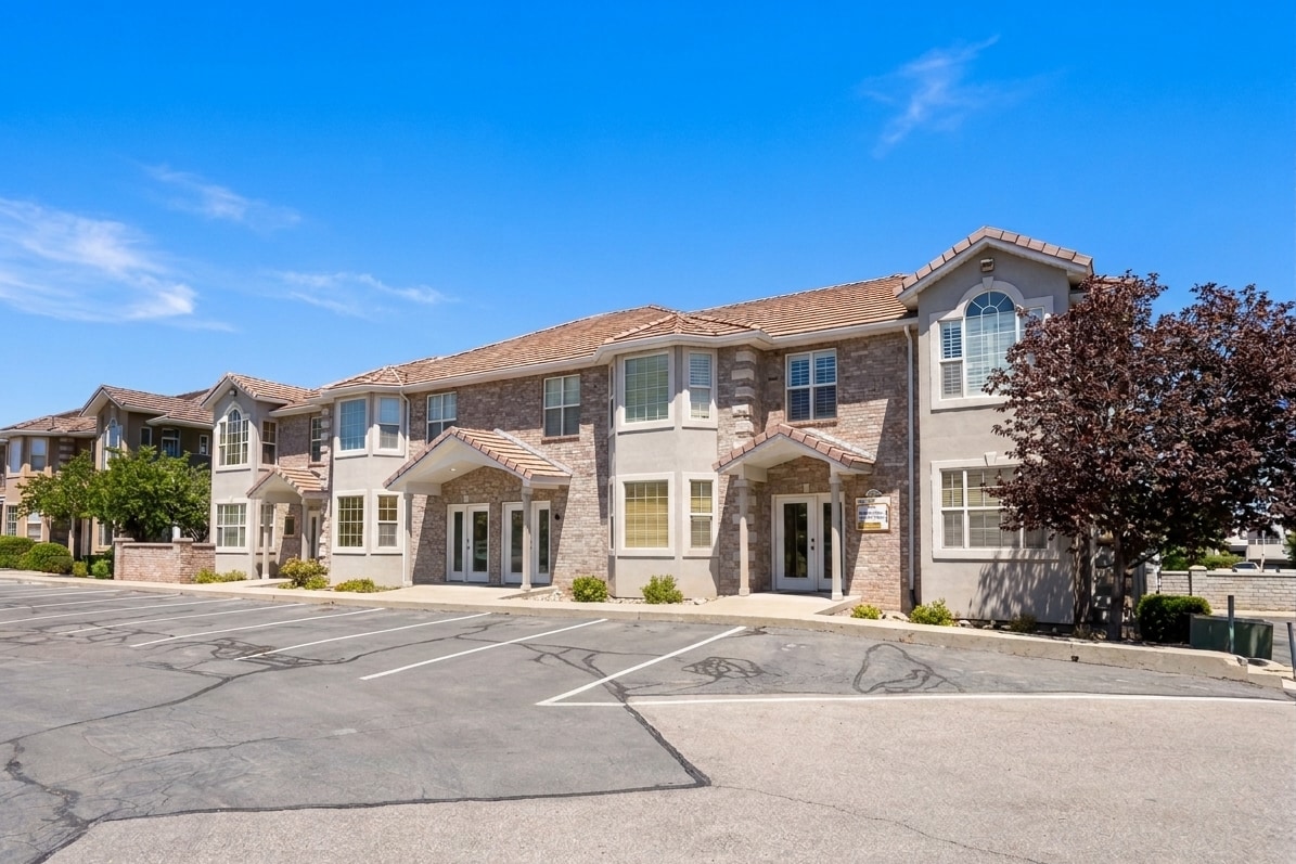 8823 S Redwood Rd, West Jordan, UT à vendre Photo du bâtiment- Image 1 de 10