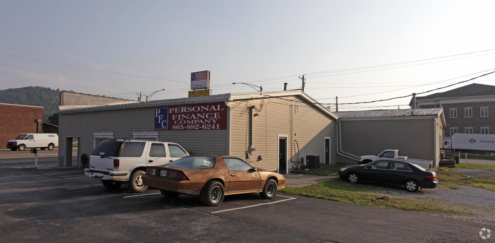 118-120 N Roane St, Harriman, TN for sale - Building Photo - Image 3 of 3