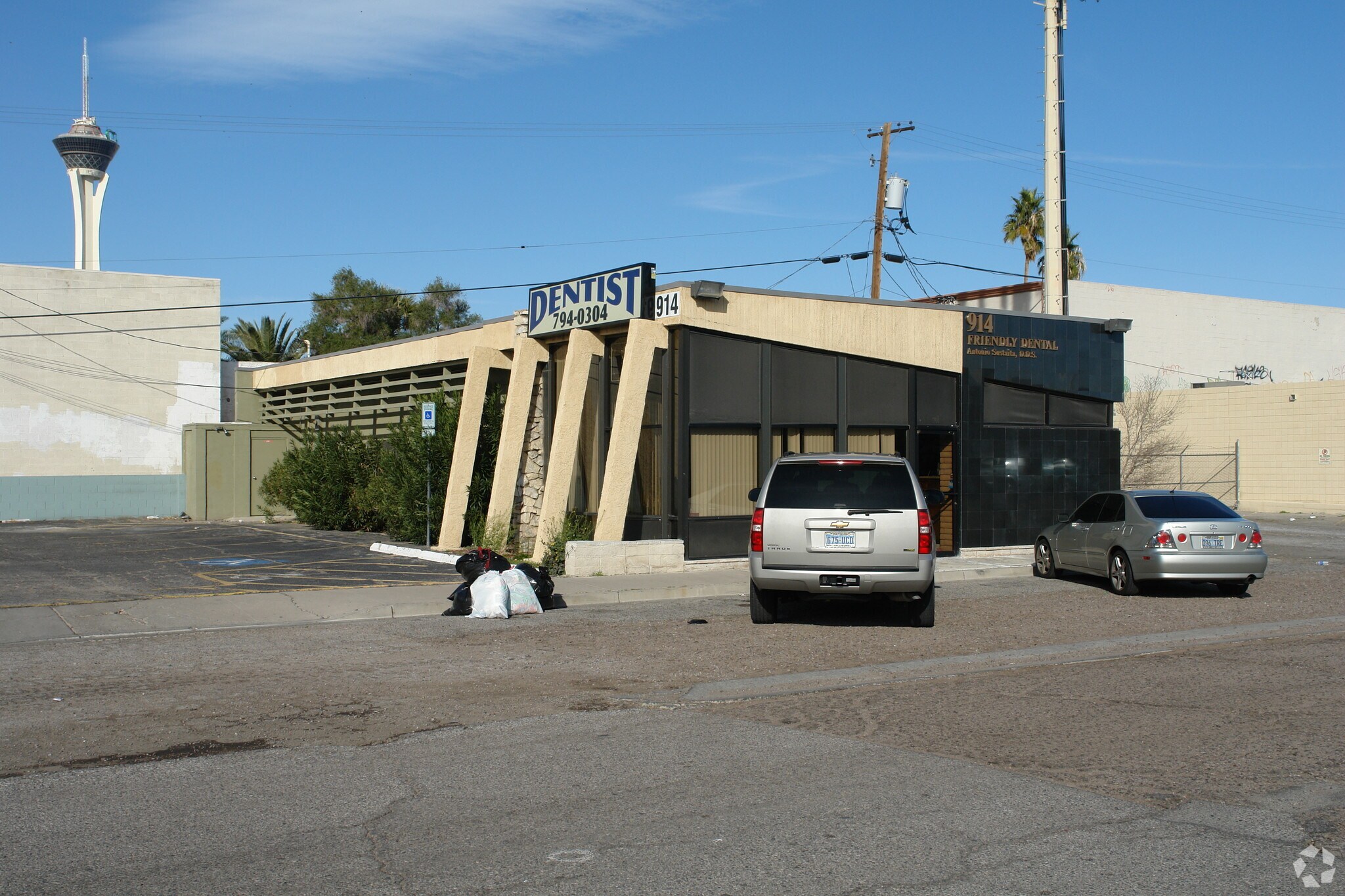 914 E Sahara Ave, Las Vegas, NV à louer Photo principale- Image 1 de 9