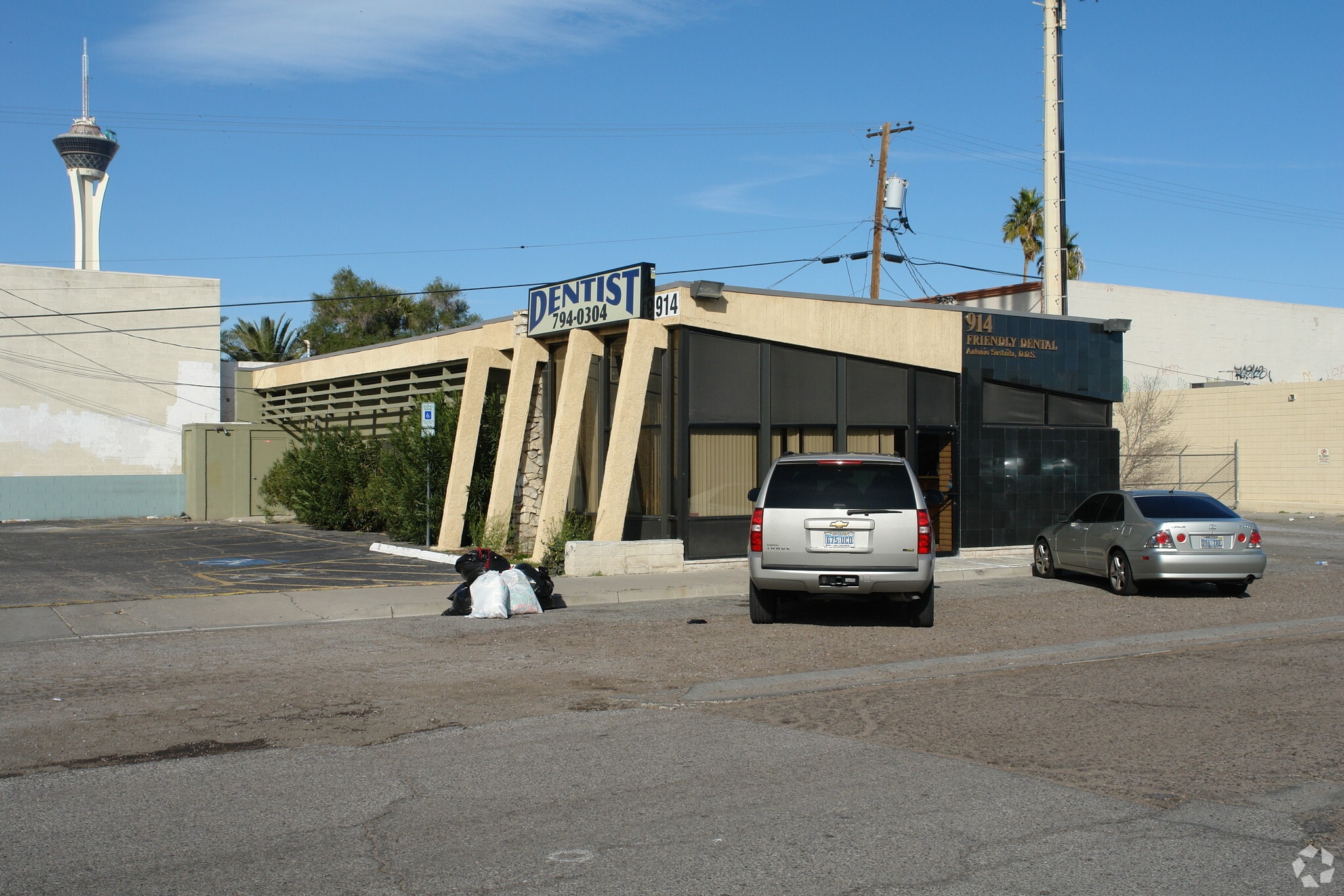 914 E Sahara Ave, Las Vegas, NV for lease Primary Photo- Image 1 of 9