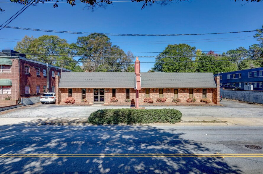211 E Stone Ave, Greenville, SC à vendre - Photo du bâtiment - Image 2 de 6