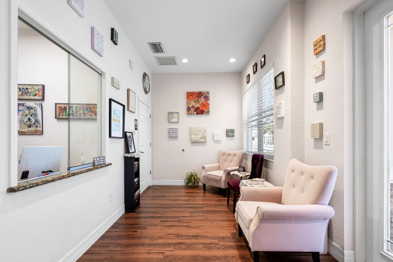 934 Cypress Village Blvd, Sun City Center, FL 33573 - Unité A -  - Photo intérieure - Image 2 of 22