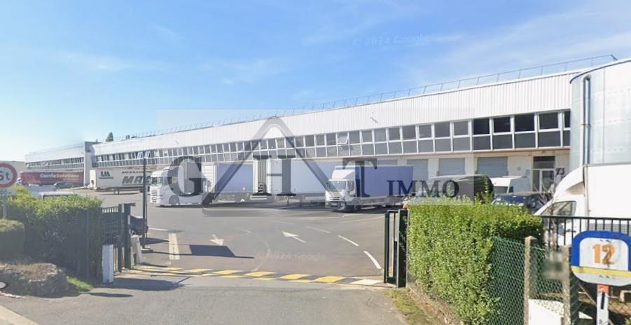 Industrial in Marly-la-Ville for lease Building Photo- Image 1 of 4