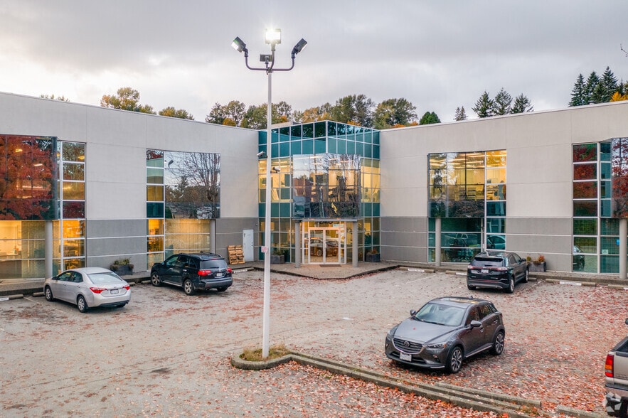 8555 Greenall Ave, Burnaby, BC for lease - Building Photo - Image 3 of 3