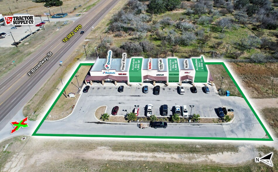 1431 E Broadway St, Cuero, TX à louer - Photo du bâtiment - Image 2 de 12