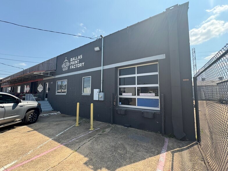 1937 E Levee St, Dallas, TX à vendre - Photo du bâtiment - Image 2 de 8