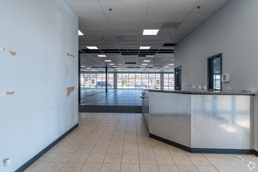 2351-2499 Lincoln Hwy, New Lenox, IL à louer - Photo intérieure - Image 1 de 15