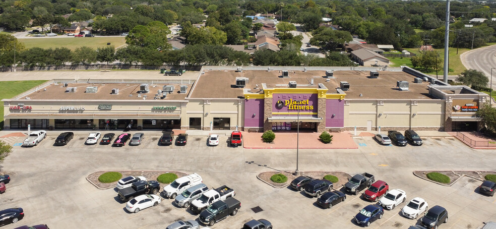 5206 N Navarro St, Victoria, TX for lease - Building Photo - Image 2 of 3