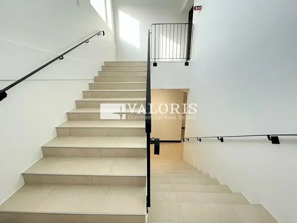 Villefranche-sur-Saône, RHO 69400 - Unit Lot 1 -  - Interior Photo - Image 1 of 4