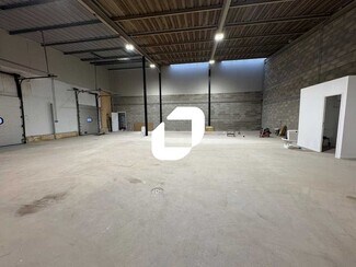 Plus de détails pour Local d'activités à louer