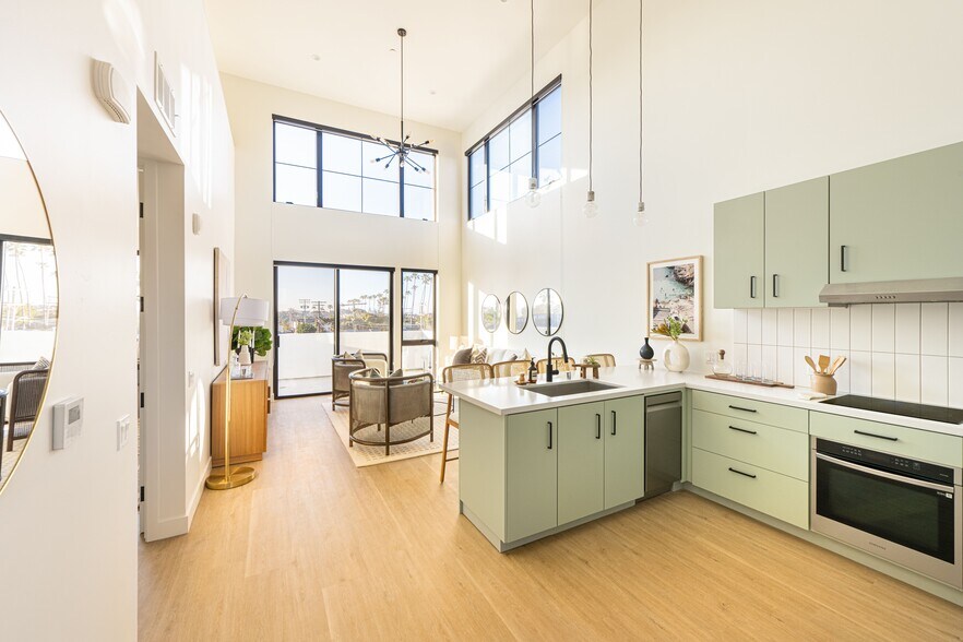 1931 S Coast Hwy, Oceanside, CA à vendre - Photo intérieure - Image 2 de 7