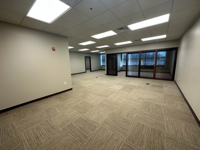 1650 N Kingshighway St, Cape Girardeau, MO for lease - Interior Photo - Image 3 of 5