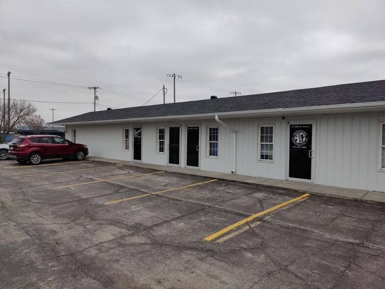 811 Main St, Hamburg, IA for lease - Building Photo - Image 3 of 9