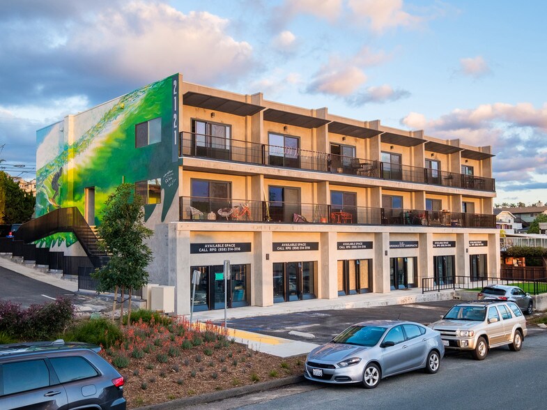 2121 Newcastle Ave, Cardiff By The Sea, CA à louer - Photo du bâtiment - Image 3 de 9