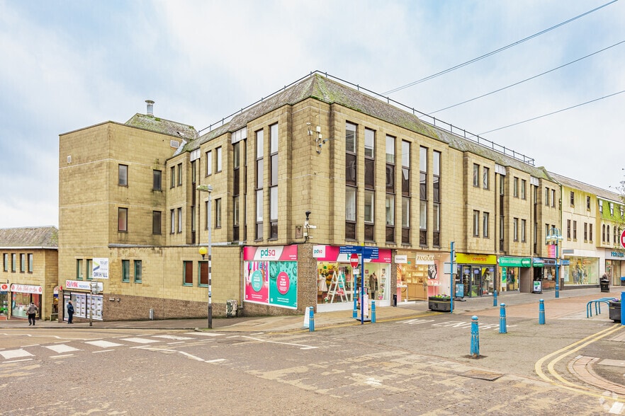 1-3 New Row, Dunfermline for lease - Primary Photo - Image 1 of 6