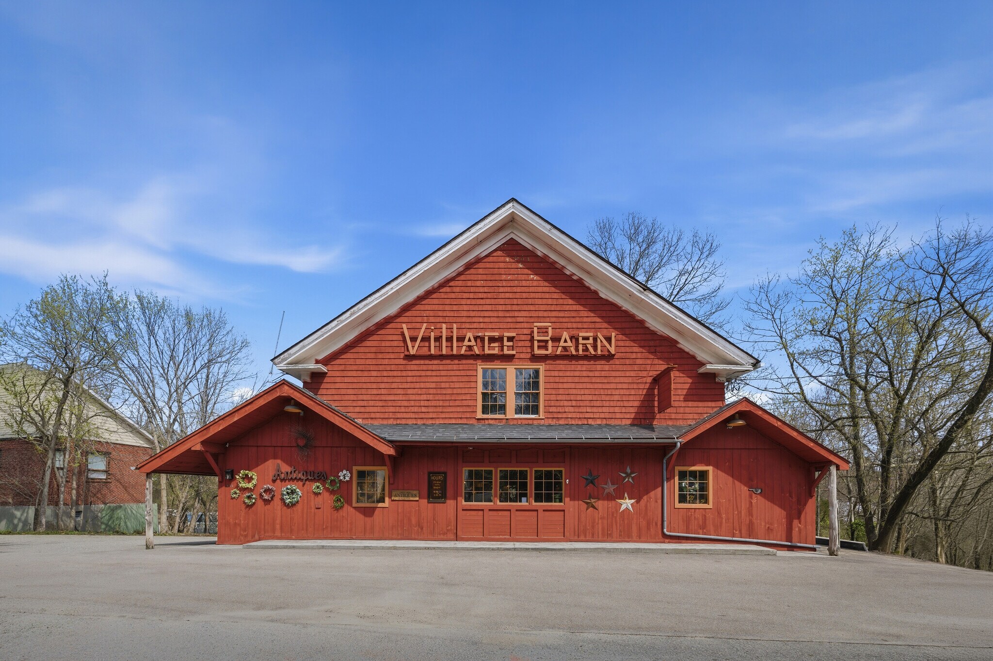 953 Victory Hwy, Burrillville, RI à vendre Photo principale- Image 1 de 56