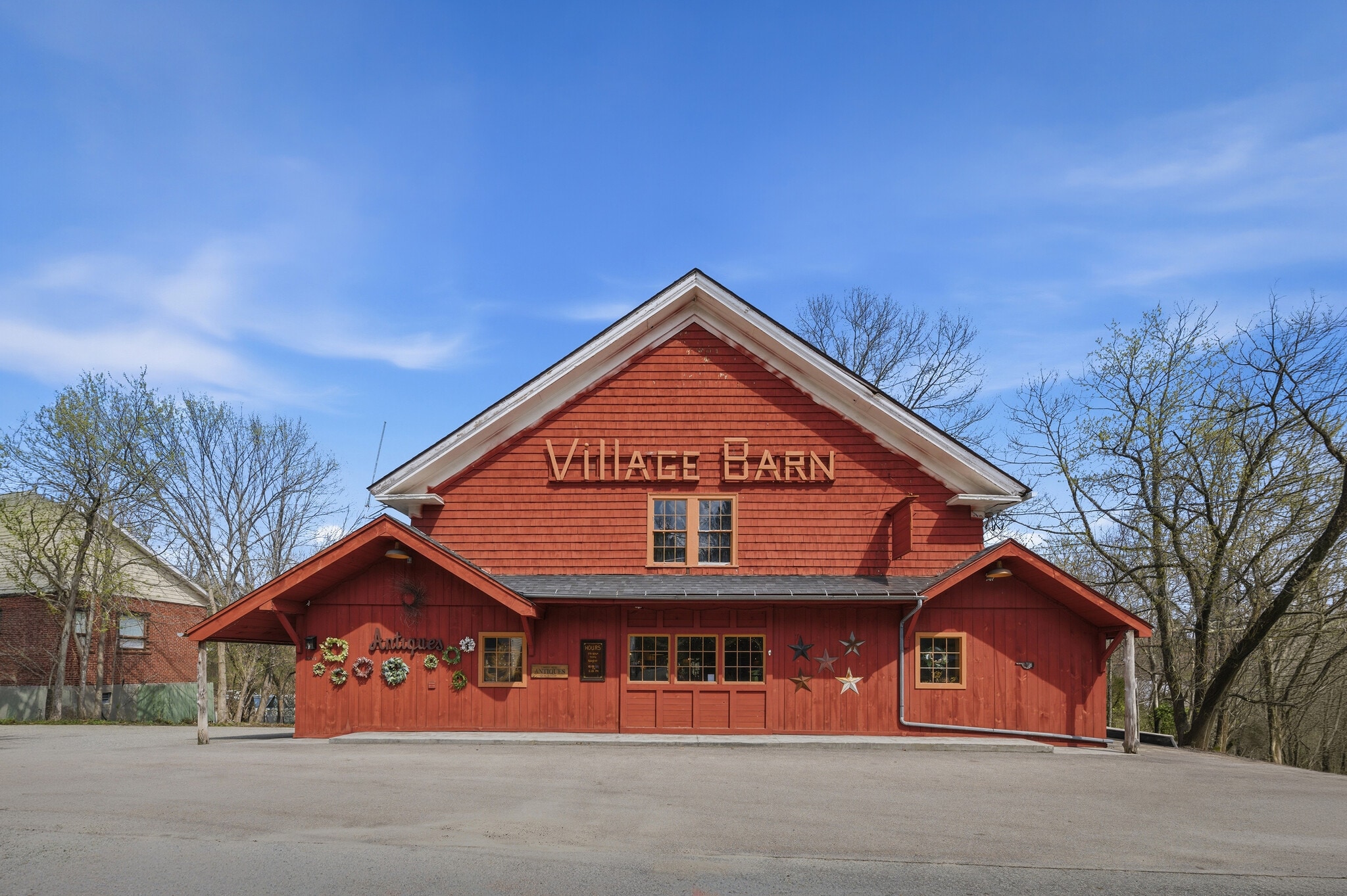 953 Victory Hwy, Burrillville, RI for sale Primary Photo- Image 1 of 56