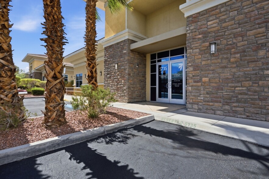 5735 S Fort Apache Rd, Las Vegas, NV for lease - Building Photo - Image 2 of 8
