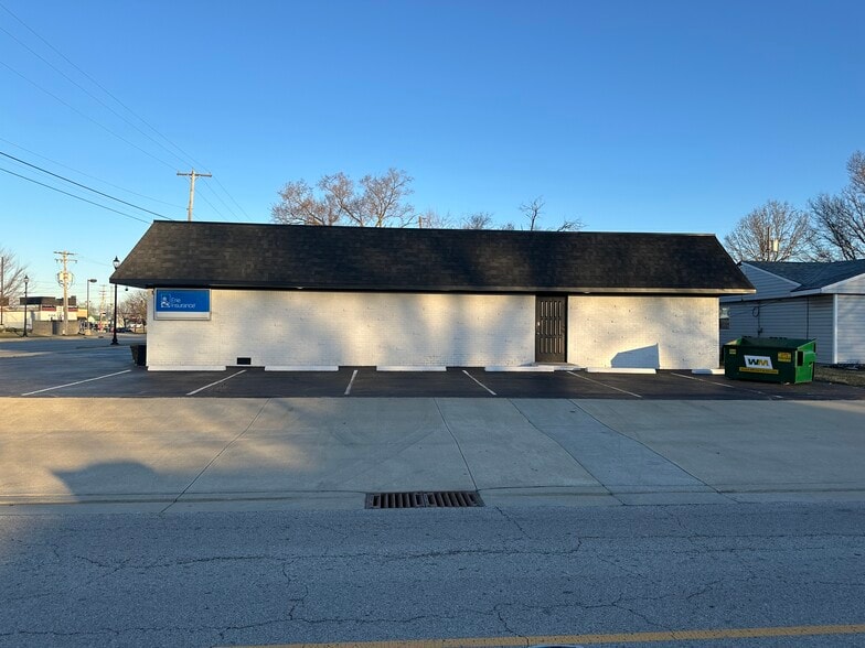 1507 N Main St, Franklin, IN à vendre - Photo du bâtiment - Image 3 de 15