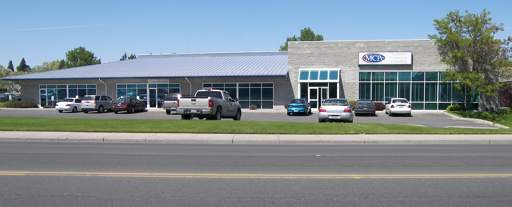 411 E North Foothills Dr, Spokane, WA for lease Building Photo- Image 1 of 5
