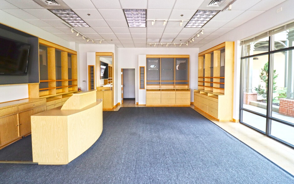 95 Oakway Rd, Eugene, OR for lease - Interior Photo - Image 2 of 13