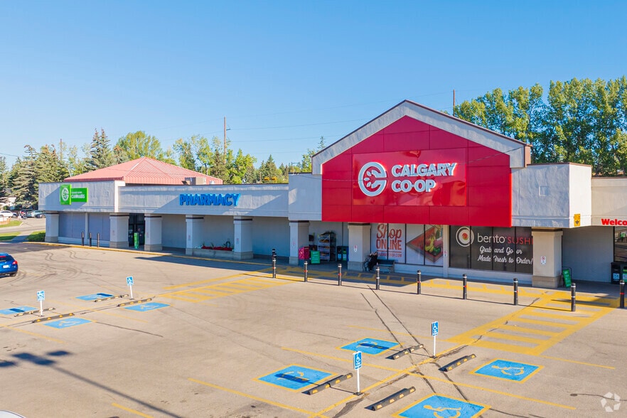 5505 Shaganappi Trl NW, Calgary, AB for sale - Primary Photo - Image 1 of 1