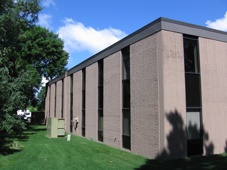 4655 Nicols Rd, Eagan, MN à louer - Photo du bâtiment - Image 2 de 11
