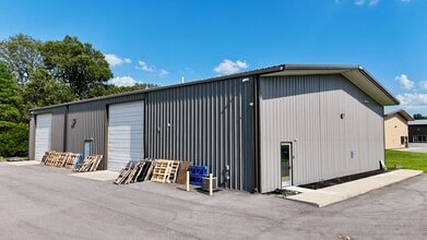 1084 Falconite Oakes Dr, Paducah, KY for lease Building Photo- Image 2 of 11