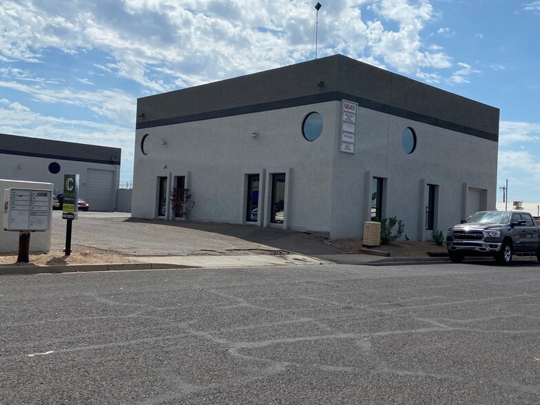 9855 N 19th Dr, Phoenix, AZ for lease - Building Photo - Image 2 of 4