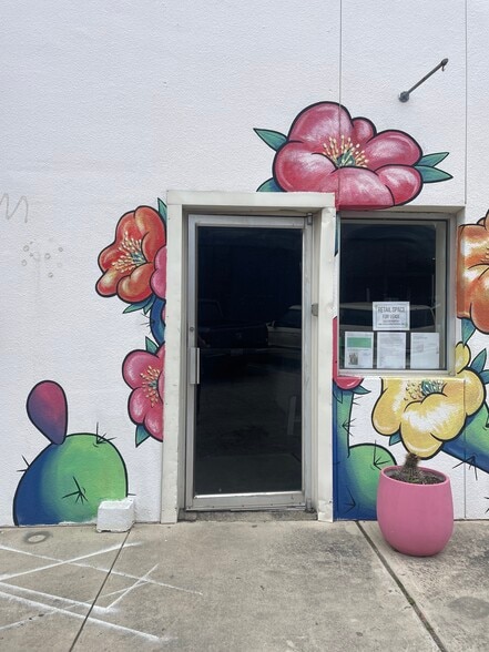 5501 N Lamar Blvd N, Austin, TX for lease - Building Photo - Image 3 of 3