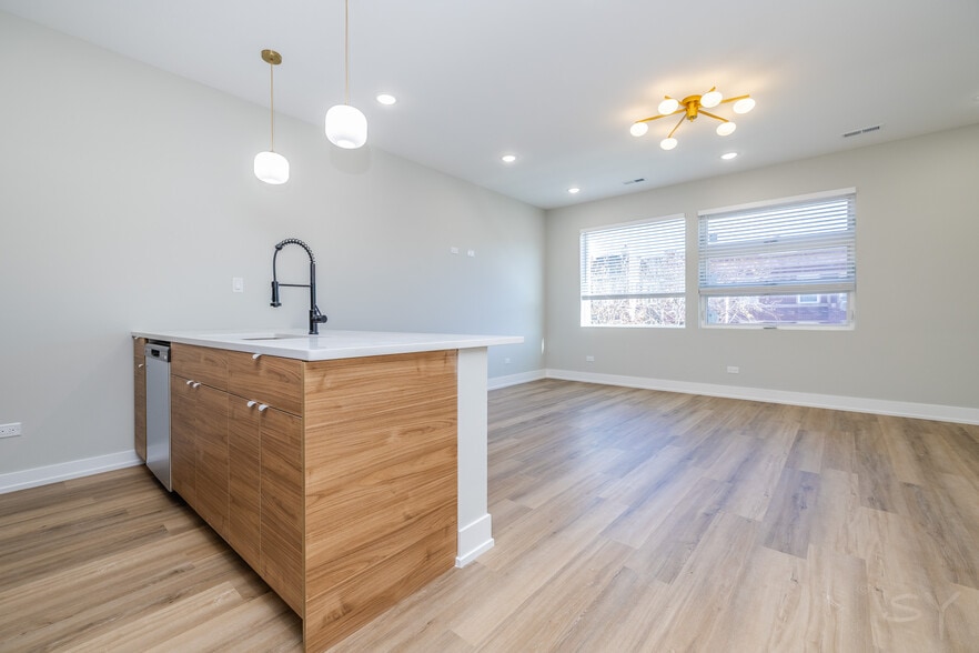 6220 S King Dr, Chicago, IL for sale - Building Photo - Image 3 of 28