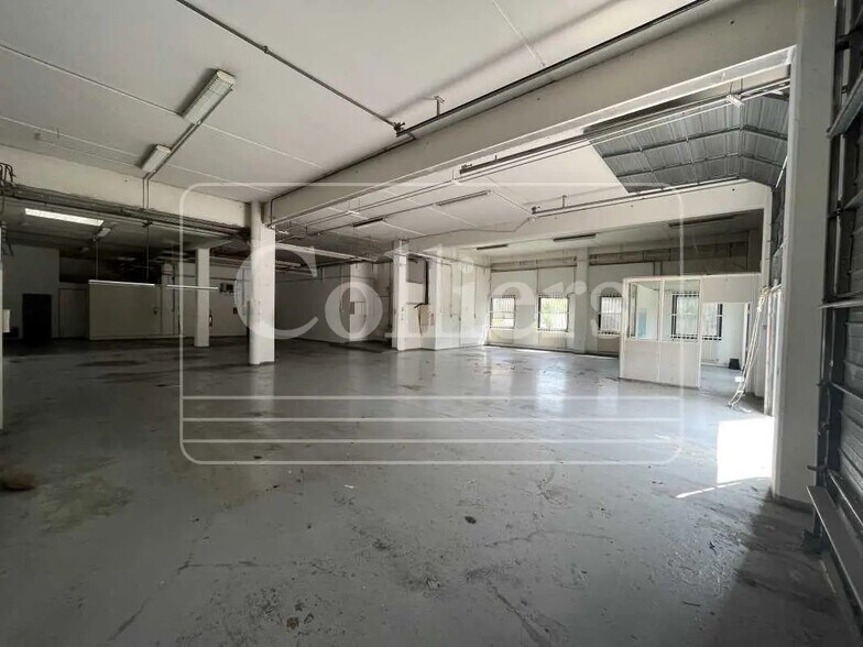 Flex in Marseille for lease - Interior Photo - Image 3 of 11