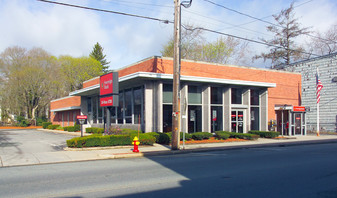 584 Washington St, Whitman MA - Restaurant avec service au volant