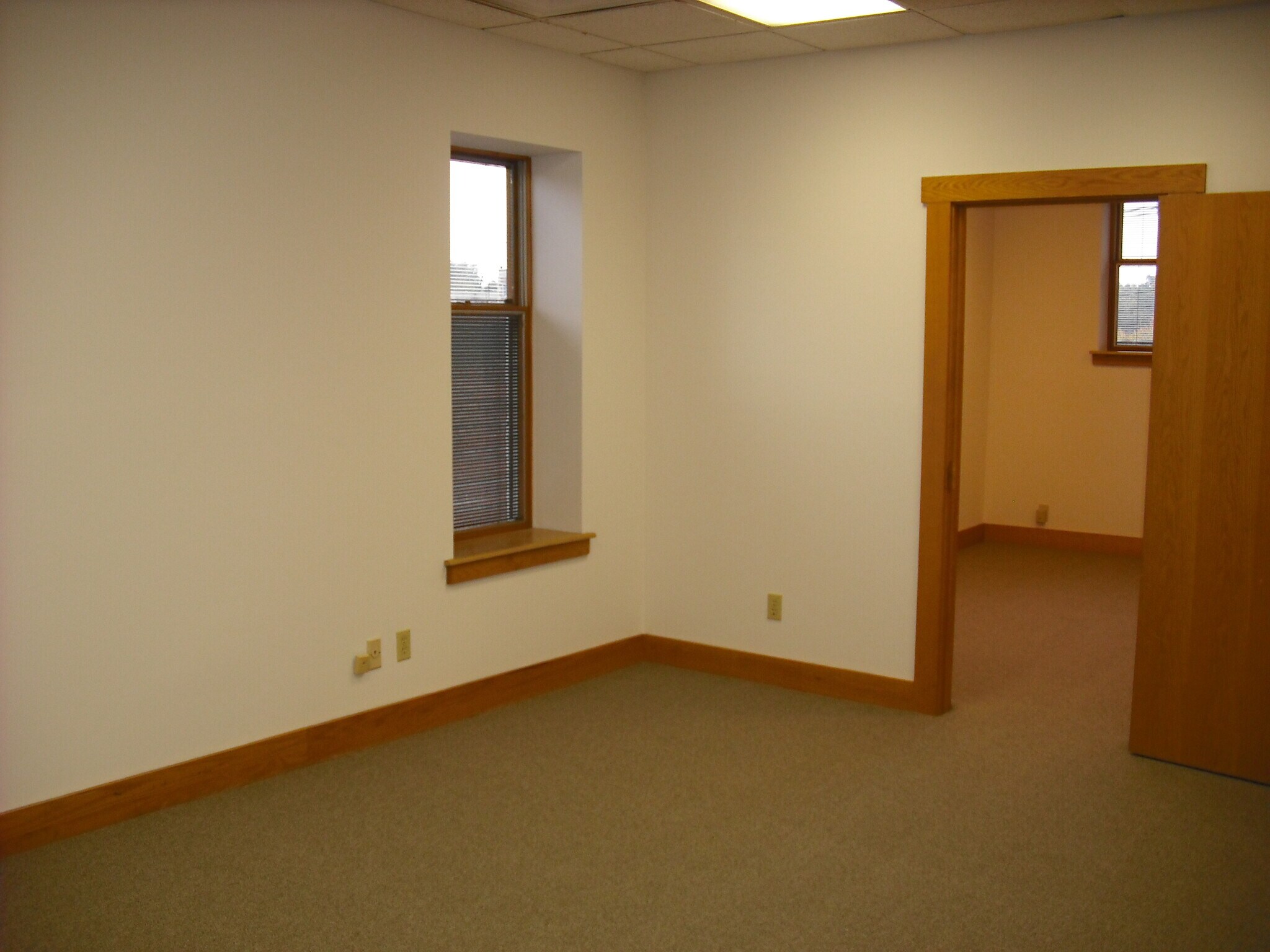 115 N College Ave, Bloomington, IN à louer Photo intérieure- Image 1 de 1
