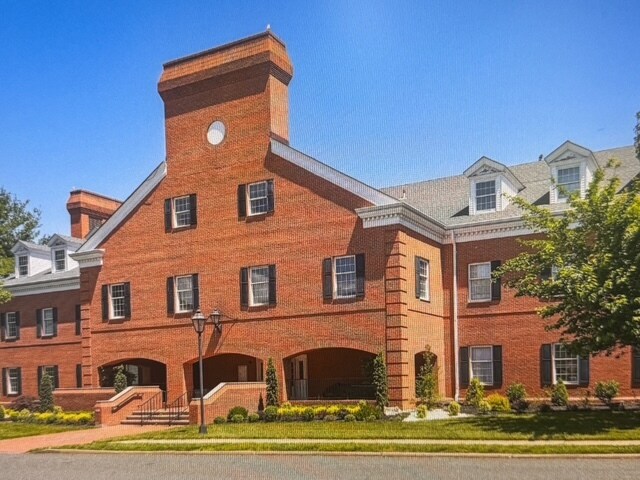 1 Rossmoor Dr, Monroe Township, NJ à louer - Photo du bâtiment - Image 2 de 23