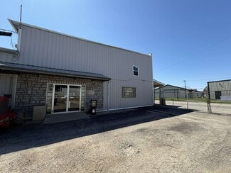 Plus de détails pour 130 N Cedar St, Newark, OH - Local d'activités à louer