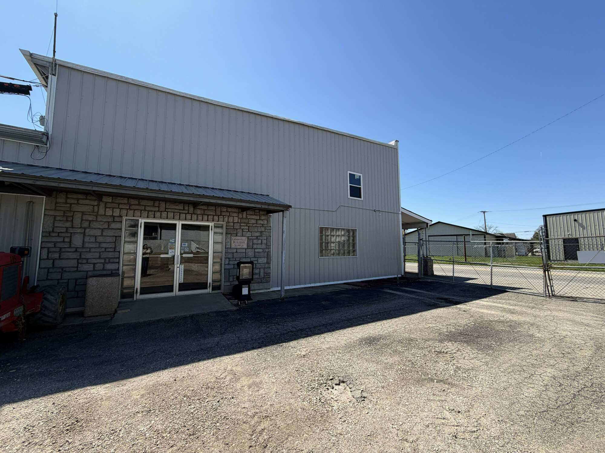 130 N Cedar St, Newark, OH for lease Primary Photo- Image 1 of 11