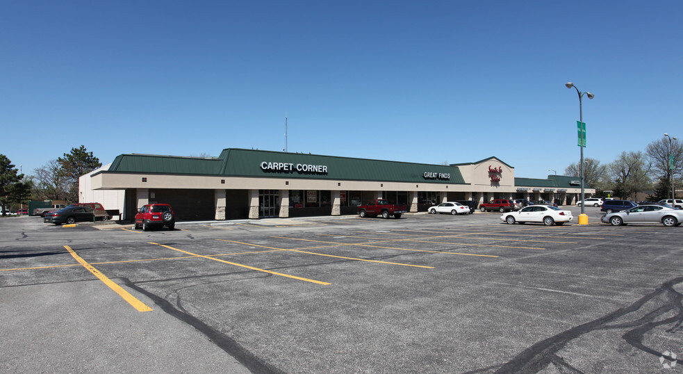 8700-8726 Santa Fe Dr, Overland Park, KS for lease - Primary Photo - Image 1 of 4