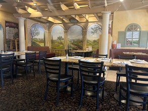 31712-31724 Casino Dr, Lake Elsinore, CA for lease Interior Photo- Image 2 of 11