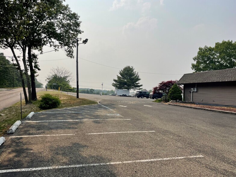 5050 W Hurley Pond Rd, Wall, NJ à louer - Photo du bâtiment - Image 2 de 4