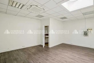 Office in Paris for lease Interior Photo- Image 1 of 5