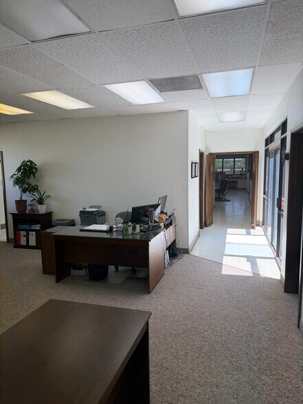 886 N Mill St, Lewisville, TX à vendre - Photo du bâtiment - Image 2 de 6