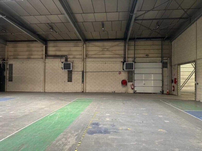 Industrial in Dardilly for lease - Interior Photo - Image 2 of 11