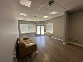 4519-4523 N Milwaukee Ave, Chicago, IL à louer Photo du bâtiment- Image 2 de 18