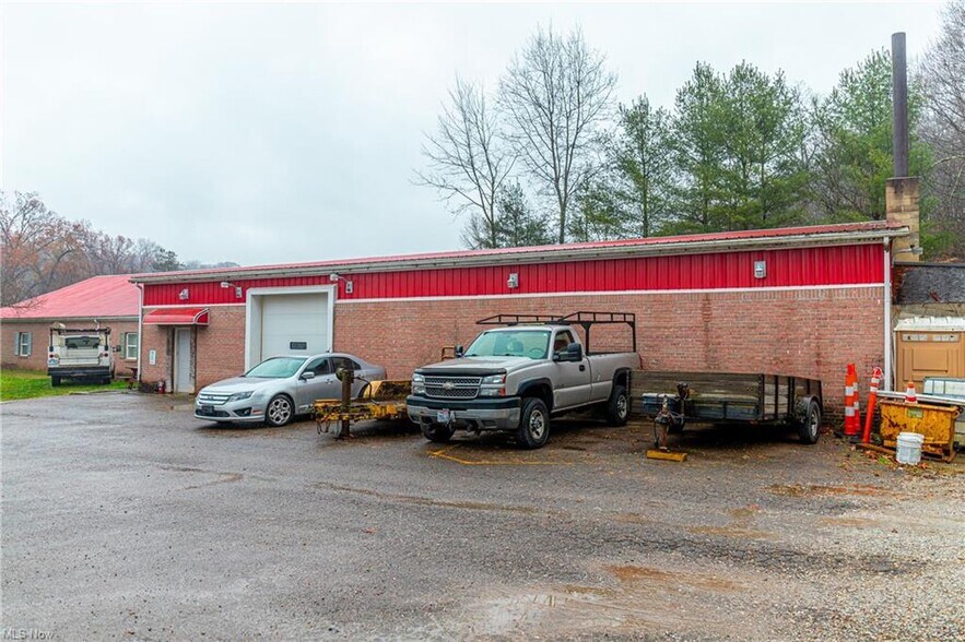 1567 Cassingham Hollow Dr, Coshocton, OH for sale - Building Photo - Image 2 of 10