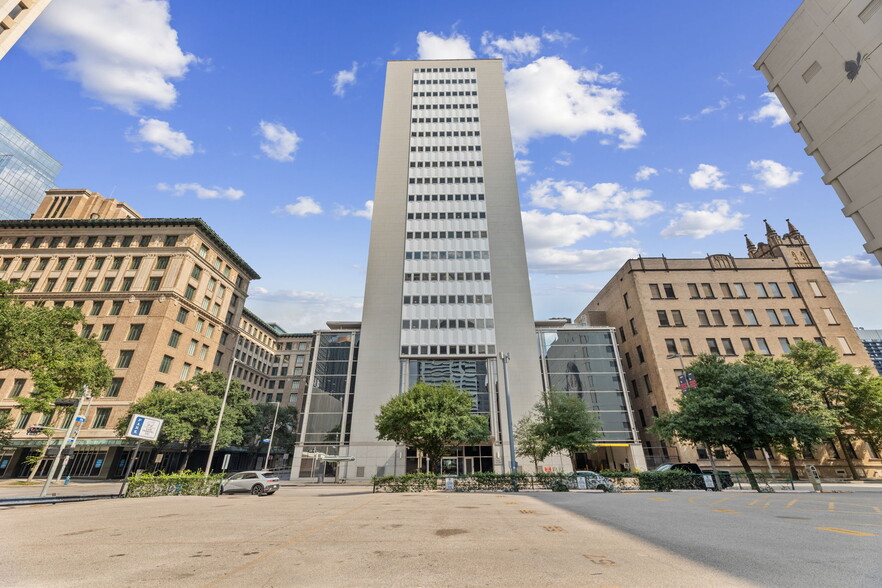 1300 Main St, Houston, TX for lease - Building Photo - Image 3 of 13