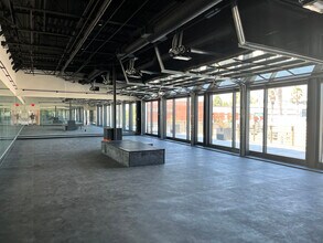 3032 Wilshire Blvd, Santa Monica, CA for lease Interior Photo- Image 2 of 5