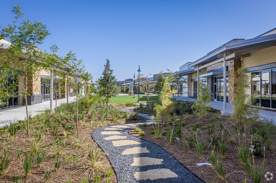 Cross Creek Ranch Blvd, Fulshear, TX à louer - Photo du bâtiment - Image 3 de 8